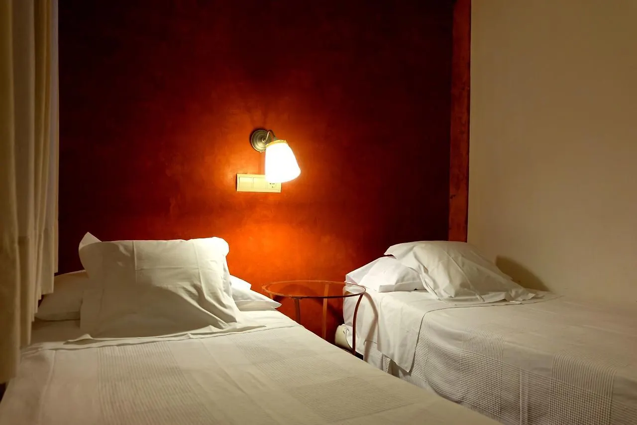 Hotel Carmen Roses