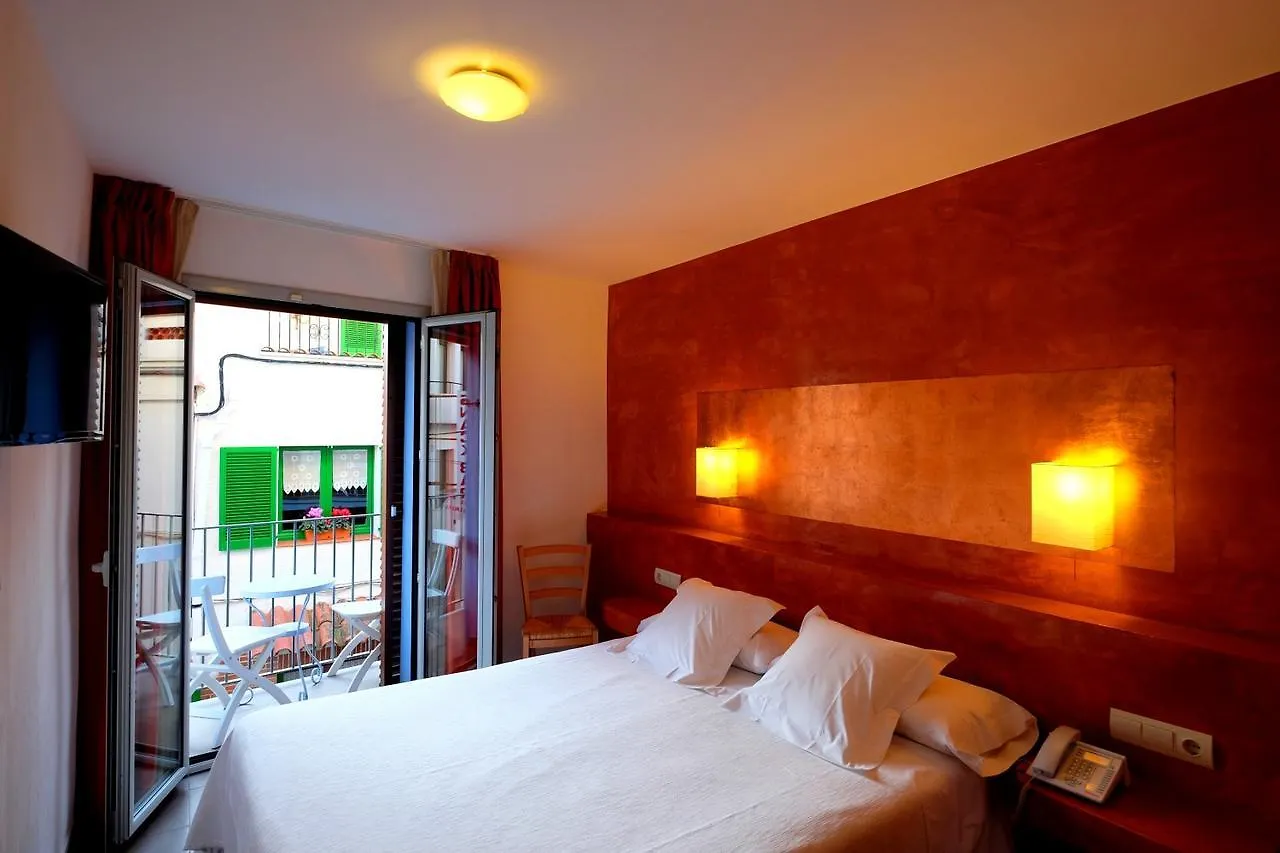Hotel Carmen Roses