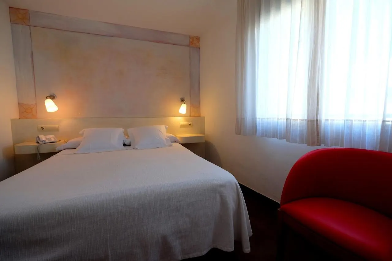 Hotel Carmen Roses