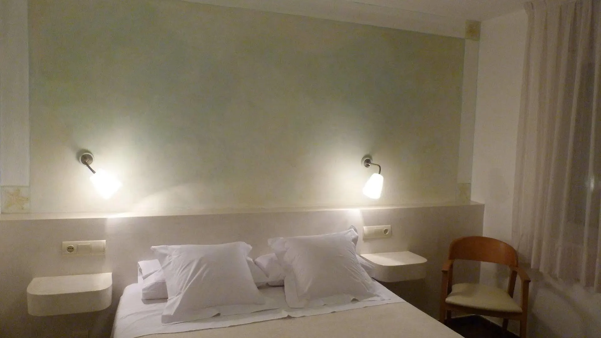 Hotel Carmen Roses