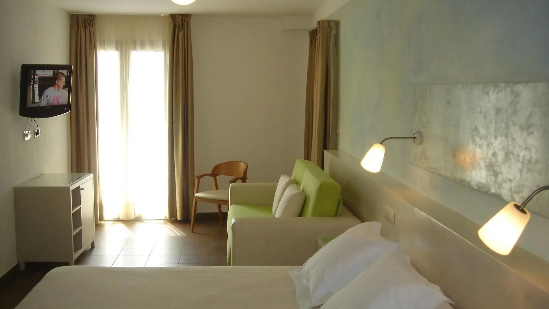 Hotel Carmen Roses