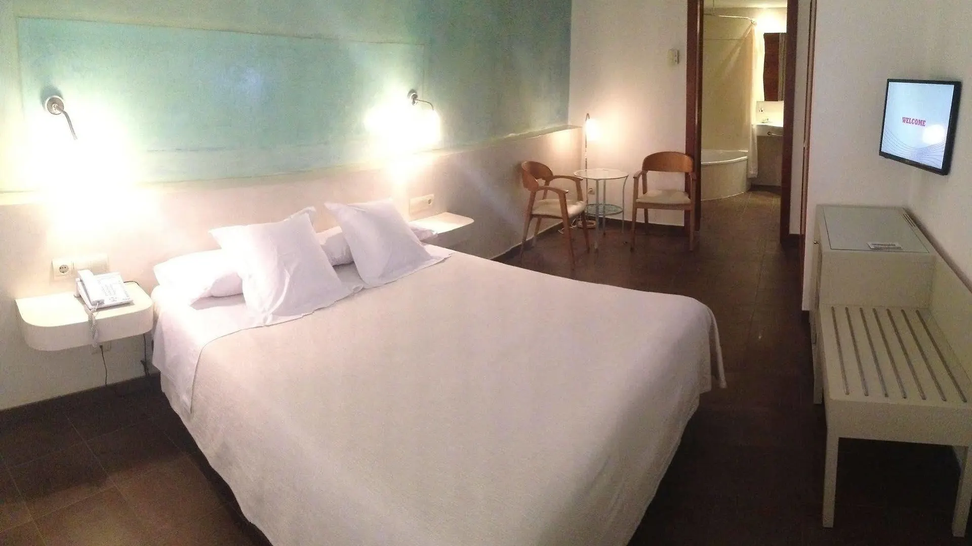 Hotel Carmen Roses 3*,