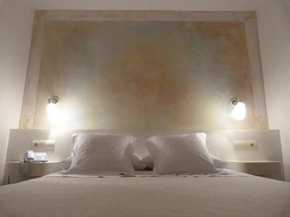 Hotel Carmen Roses